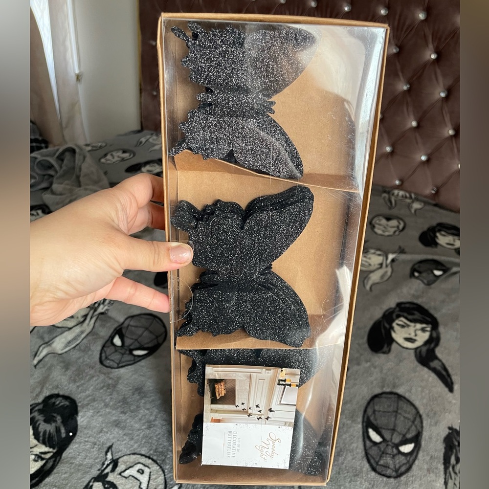 Decor - Picture 4 of 4